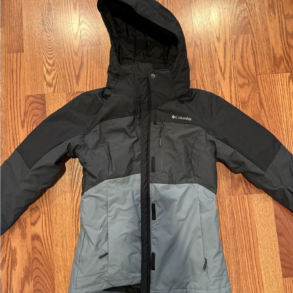Columbia Omni-Heat / Omni Tech Ski Jacket - Woman's Size Medium